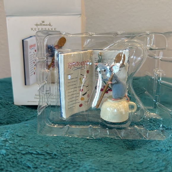 Ratatouille Hallmark Ornament - Picture 5 of 7